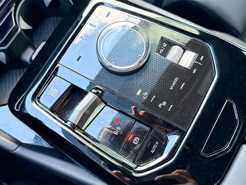 Used 2025 BMW 530i image 29