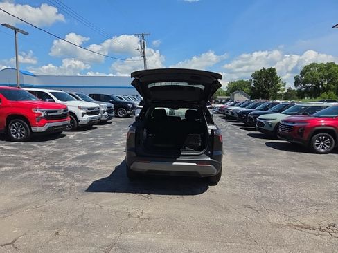 New 2026 Chevrolet Equinox LT w/ Convenience Package II FWD image 6