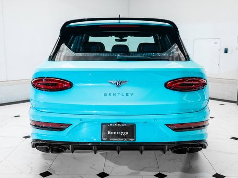 Certified 2024 Bentley Bentayga AWD/4WD image 10