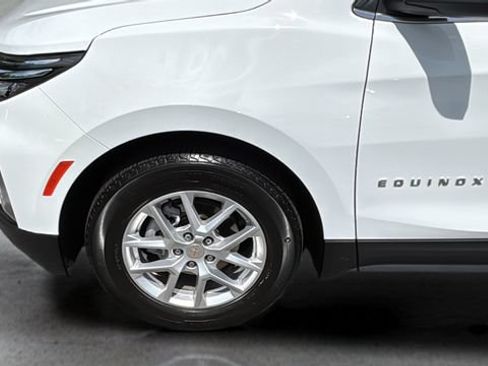 Used 2024 Chevrolet Equinox LT FWD image 34