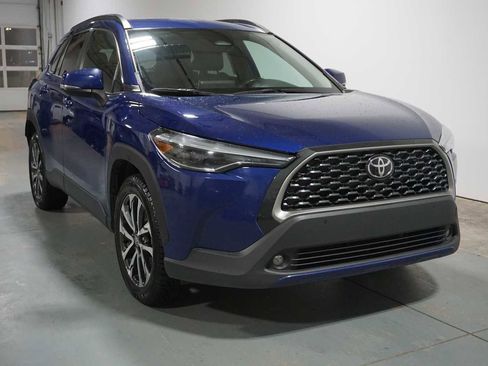 Used 2023 Toyota Corolla Cross XLE image 5