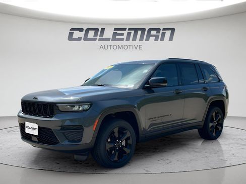 New 2025 Jeep Grand Cherokee Altitude image 1