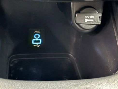 Used 2018 Dodge Journey SE w/ Connectivity Group FWD image 26
