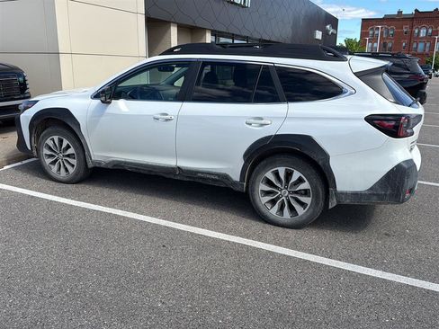 Used 2024 Subaru Outback Limited AWD/4WD image 11