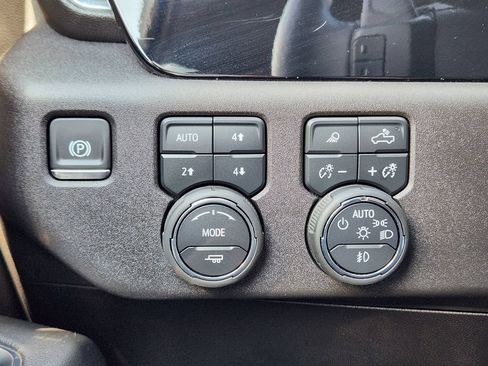 Certified 2025 Chevrolet Silverado 1500 High Country w/ High Country Premium Package AWD/4WD image 22