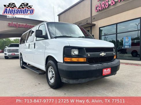 Used 2017 Chevrolet Express 3500 LS RWD image 1