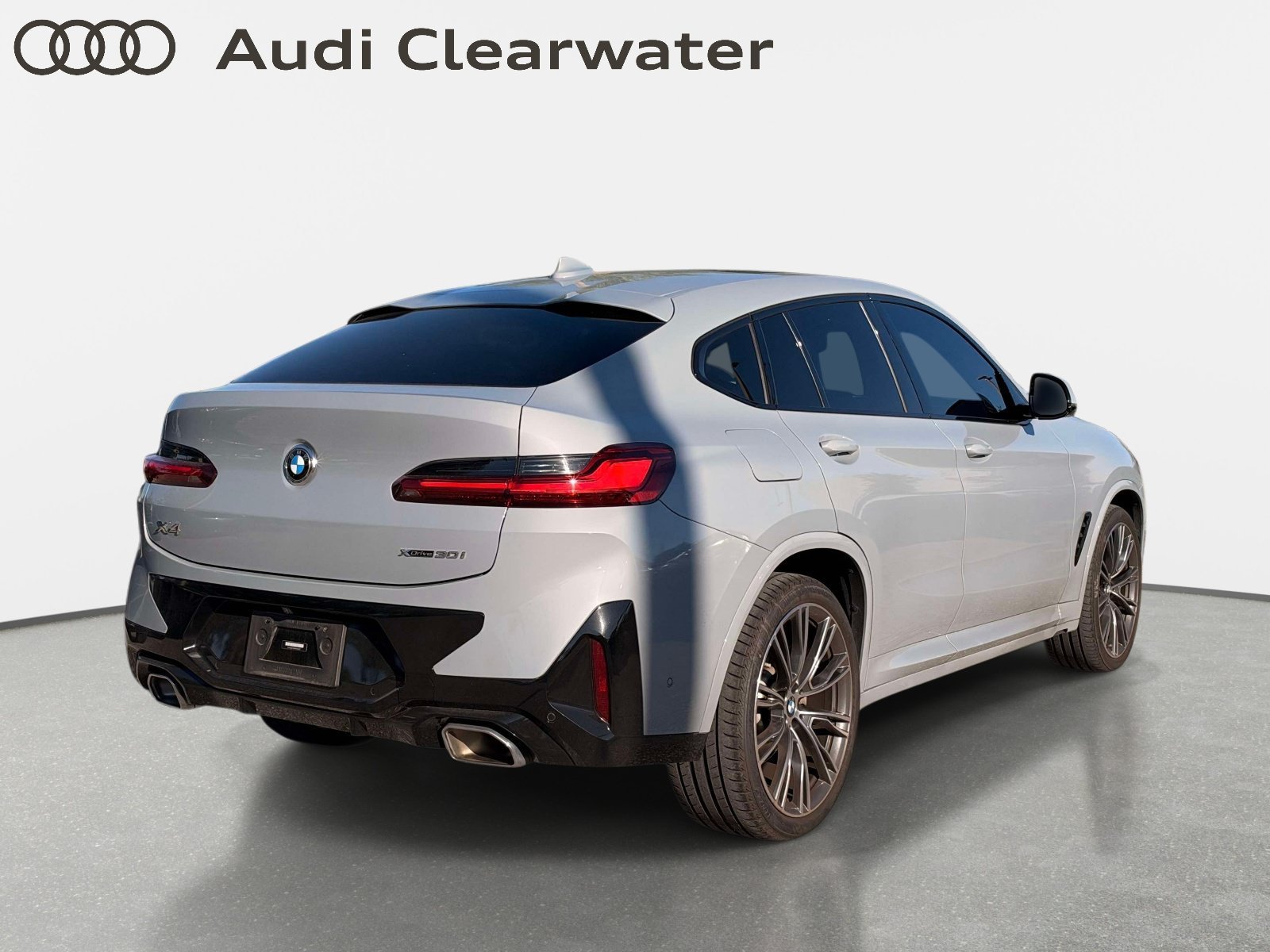 Used 2022 BMW X4 xDrive30i w/ M Sport Package 2 AWD/4WD image 3