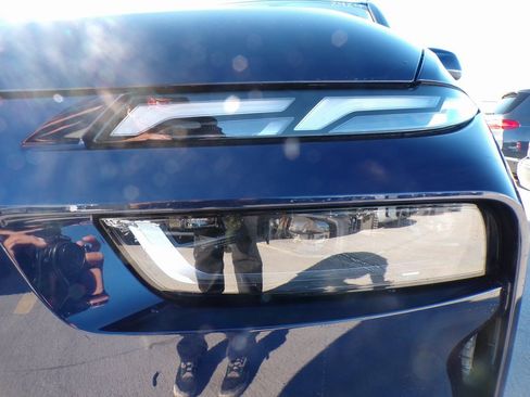 Certified 2025 BMW X7 xDrive40i image 9