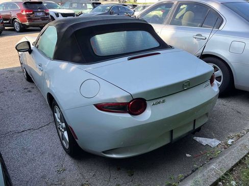 Used 2016 MAZDA MX-5 Miata Sport RWD image 6