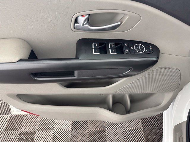 Used 2015 Kia Sedona LX w/ LX Convenience Package FWD image 20