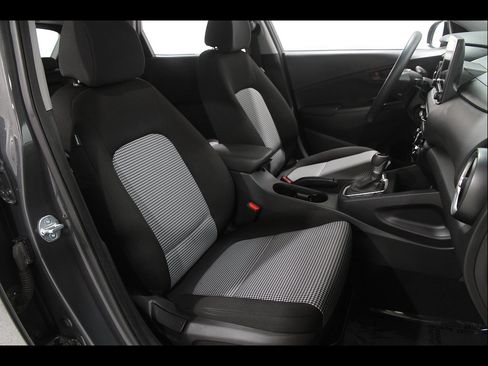 Certified 2023 Hyundai Kona SE AWD/4WD image 17
