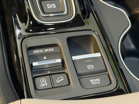 Used 2025 Honda Pilot Touring image 33