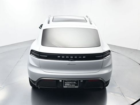 Certified 2025 Porsche Macan Electric RWD image 39