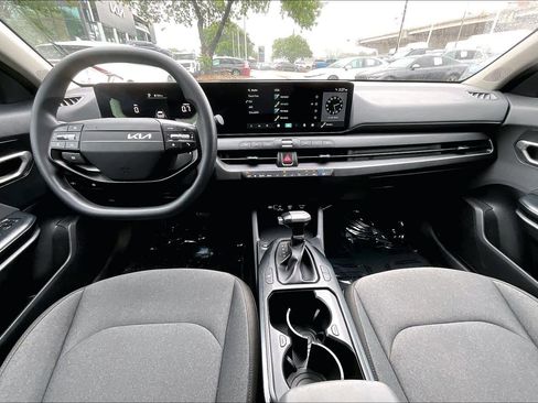 Used 2025 Kia K4 FWD image 15