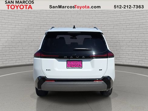 Used 2026 Toyota RAV4 SE FWD image 7