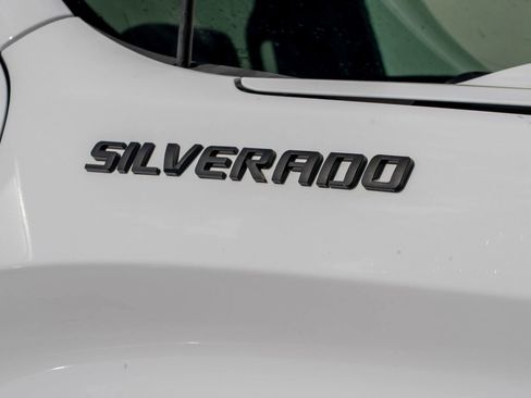 Used 2020 Chevrolet Silverado 1500 Custom w/ Custom Convenience Package image 8