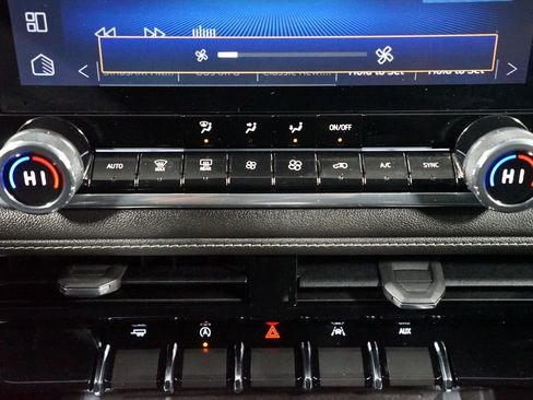 Used 2024 Chevrolet Colorado LT w/ LT Convenience Package image 20