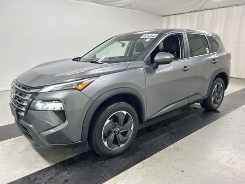Used 2024 Nissan Rogue SV AWD/4WD image 5