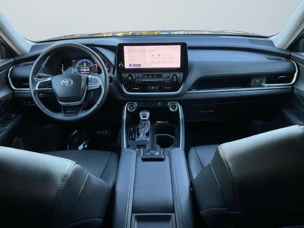 Used 2024 Toyota Grand Highlander AWD image 11