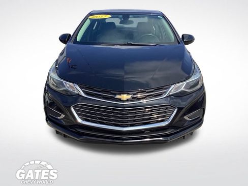 Used 2017 Chevrolet Cruze Premier FWD image 2