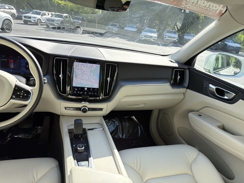 Used 2023 Volvo XC60 B5 Core w/ Climate Package FWD image 31