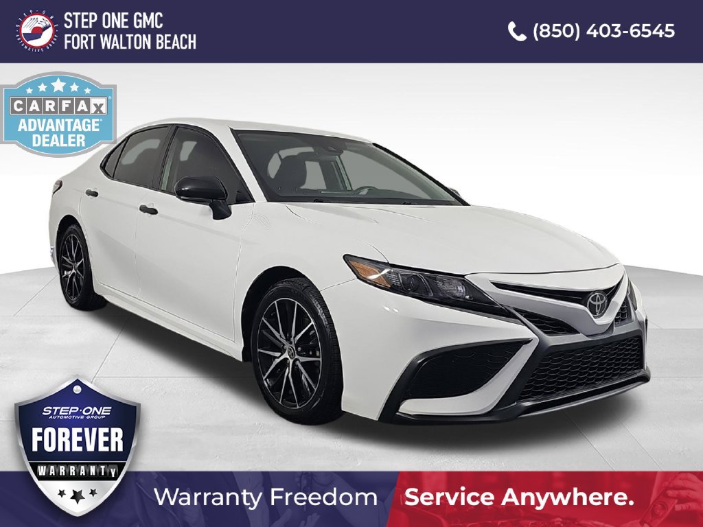 Used 2023 Toyota Camry SE FWD image 3