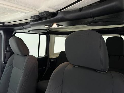 Used 2019 Jeep Wrangler Unlimited Sport S AWD/4WD image 25