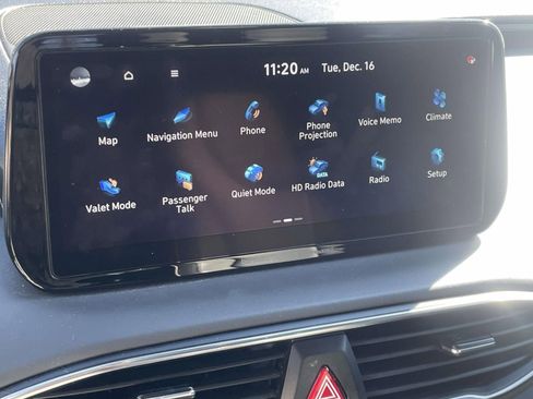 Used 2023 Hyundai Santa Fe Limited image 18