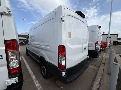 Used 2022 Ford Transit 250 Medium Roof RWD image 4