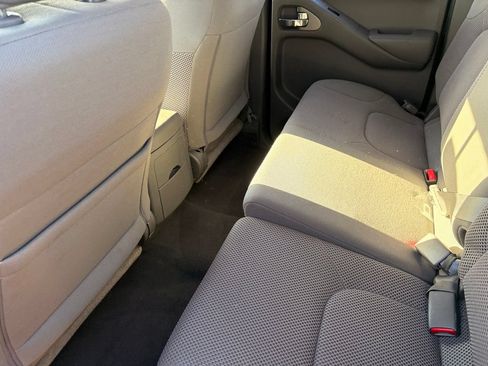 Certified 2020 Nissan Frontier SV RWD image 15