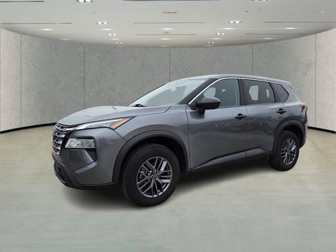 Used 2024 Nissan Rogue S image 7