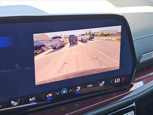 New 2026 Chevrolet Traverse Z71 AWD/4WD image 12