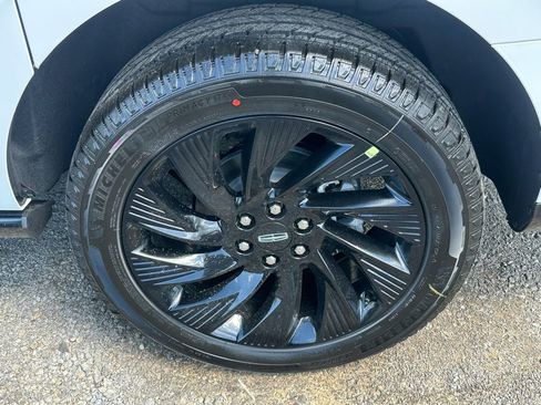 New 2026 Lincoln Navigator L Reserve AWD/4WD image 5