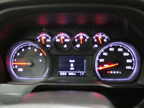 Used 2024 Chevrolet Silverado 2500 Custom w/ Custom Value Package image 13