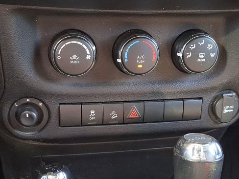Used 2012 Jeep Wrangler Sport AWD/4WD image 15