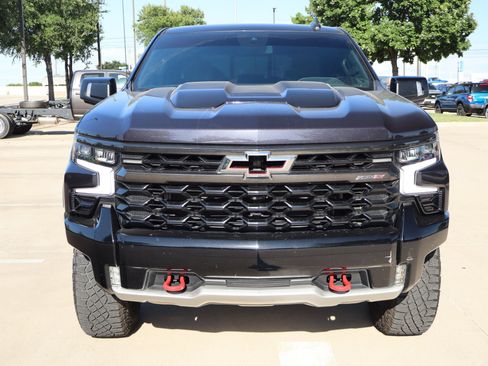 Used 2023 Chevrolet Silverado 1500 ZR2 AWD/4WD image 9