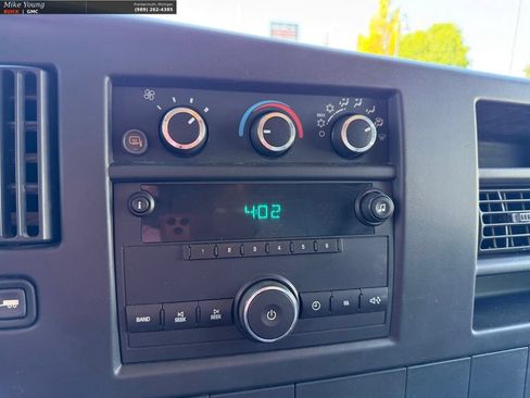 Used 2009 GMC Savana 3500 w/ Power Package RWD image 21