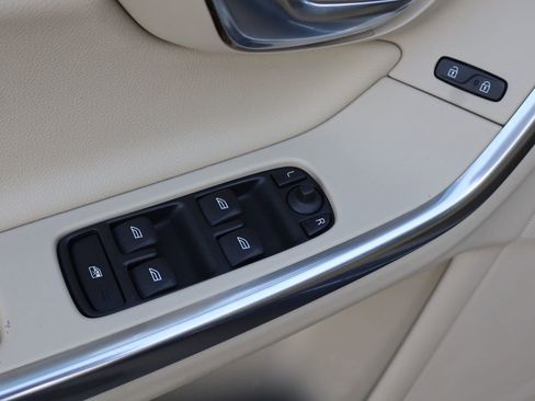 Used 2013 Volvo S60 T5 image 28