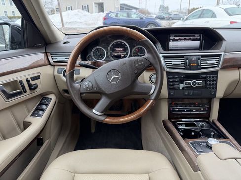 Used 2013 Mercedes-Benz E 350 4MATIC Sedan image 19