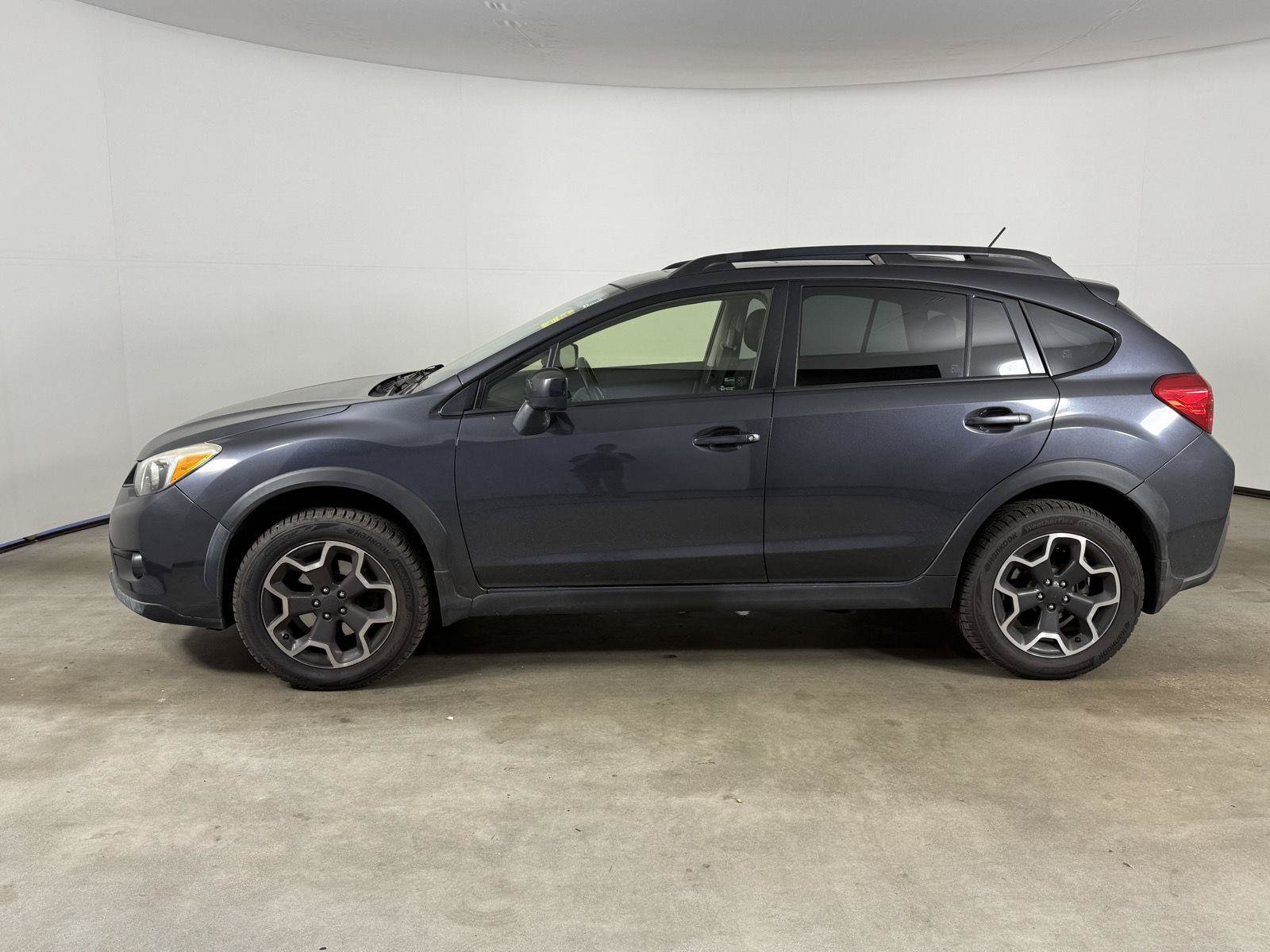 Used 2015 Subaru Crosstrek 2.0i Premium w/ Moonroof Package AWD/4WD image 4