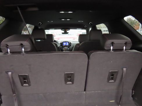 Used 2023 Chevrolet Traverse RS image 31