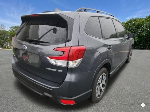 Used 2023 Subaru Forester Premium AWD/4WD image 7