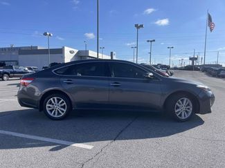 Used 2014 Toyota Avalon XLE video 2