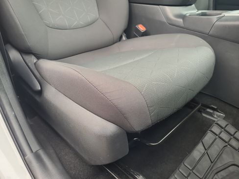 Used 2023 Toyota RAV4 XLE FWD image 30