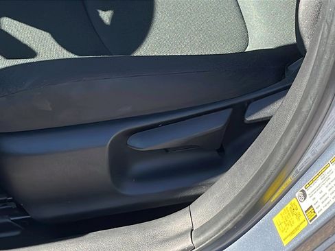 Used 2022 Toyota Corolla LE image 11