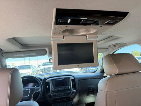 Used 2017 GMC Sierra 2500 Denali w/ Duramax Plus Package AWD/4WD image 12