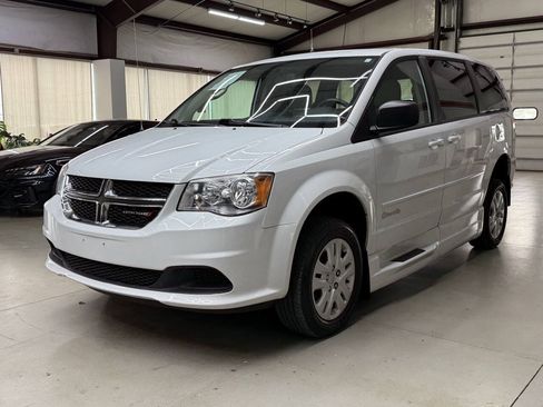 Used 2015 Dodge Grand Caravan SE w/ Quick Order Package 29E SE FWD image 5