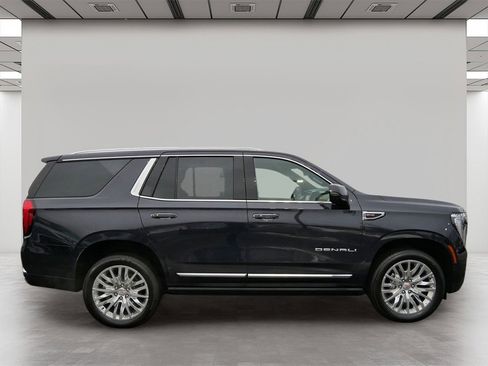 Used 2025 GMC Yukon Denali w/ Sun & Power Step Package image 6