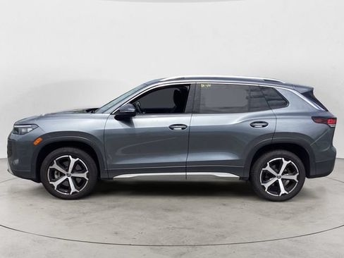 Used 2026 Volkswagen Tiguan SE AWD/4WD image 2