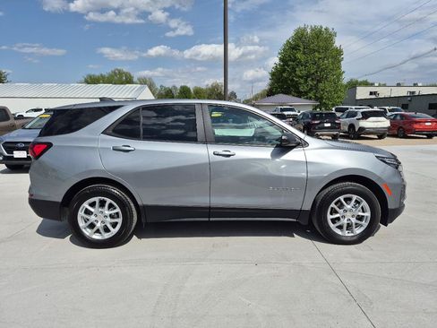 Used 2024 Chevrolet Equinox LS w/ LS Convenience Package AWD/4WD image 5